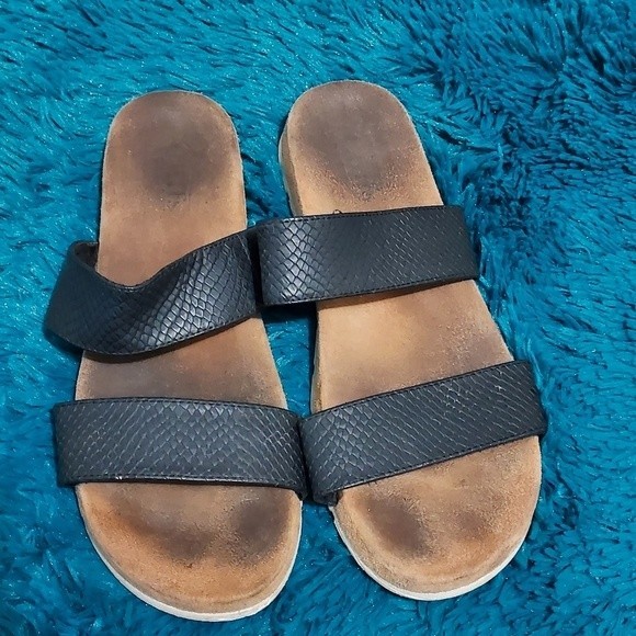 CLIFFS BY WHITE MOUNTAIN Black Tahlie Strappy Slide Sandals 8M - Picture 1 of 10